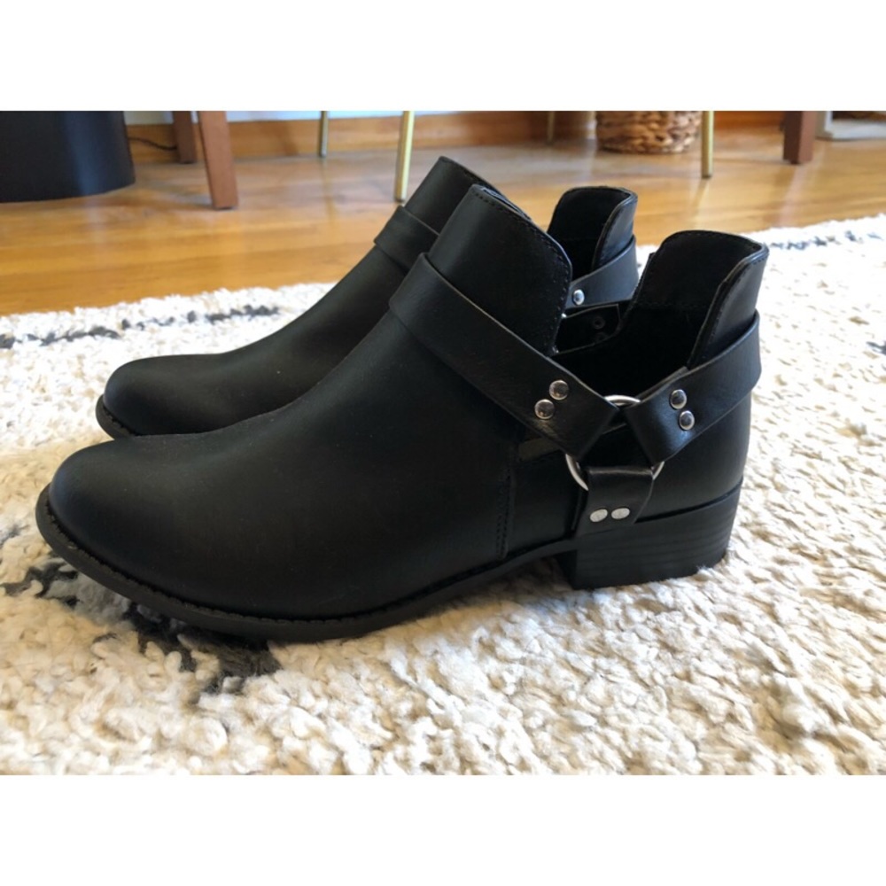 Target Wild Fable Yeva Western Harness Bootie 7.5